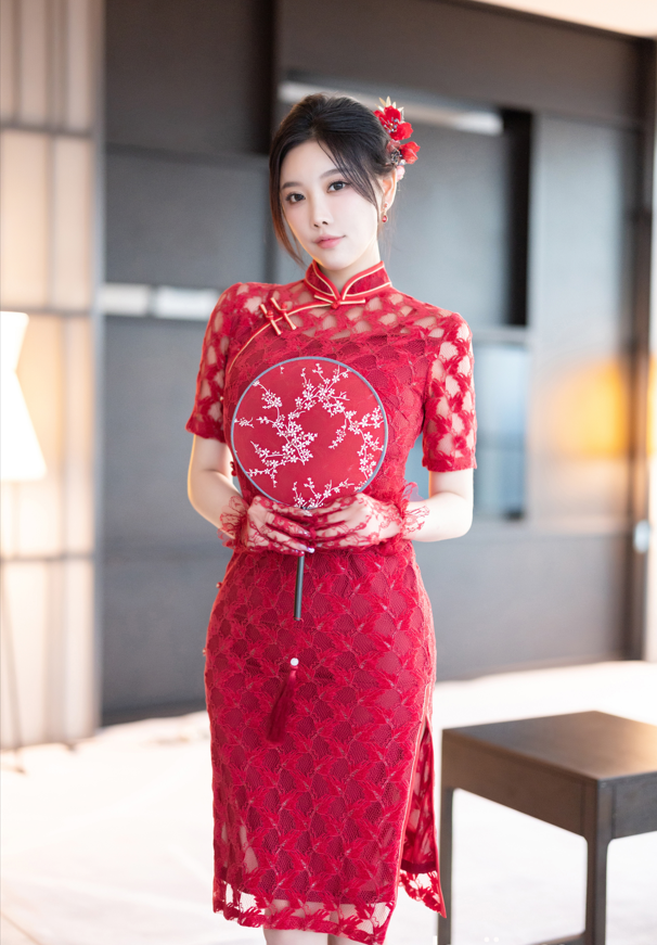 杨晨晨， 原图+精选+花絮视频+美腿蜜臀尤物-飞哥网创